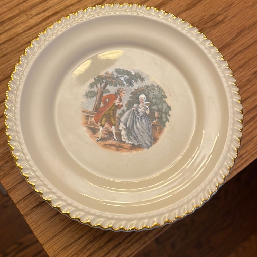 6-desert plates 22 karat gold rimmed approximately 6 inches Vintage